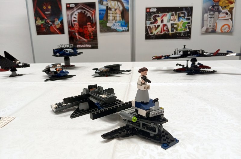 foto Kompletujeme STAR WARS 10497