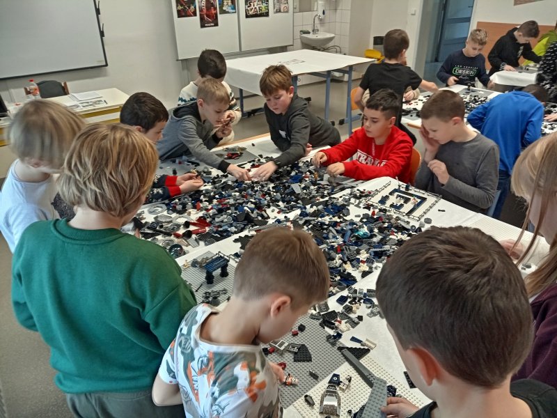 foto Kompletujeme STAR WARS 10533