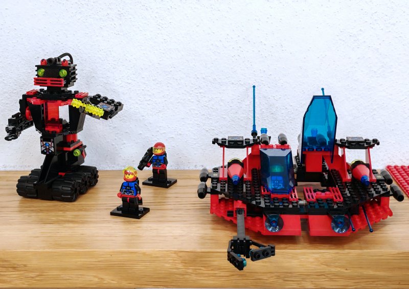 foto KOSTKY MEZI OBRAZY VI. Star Wars + Svítící vesmír 14335