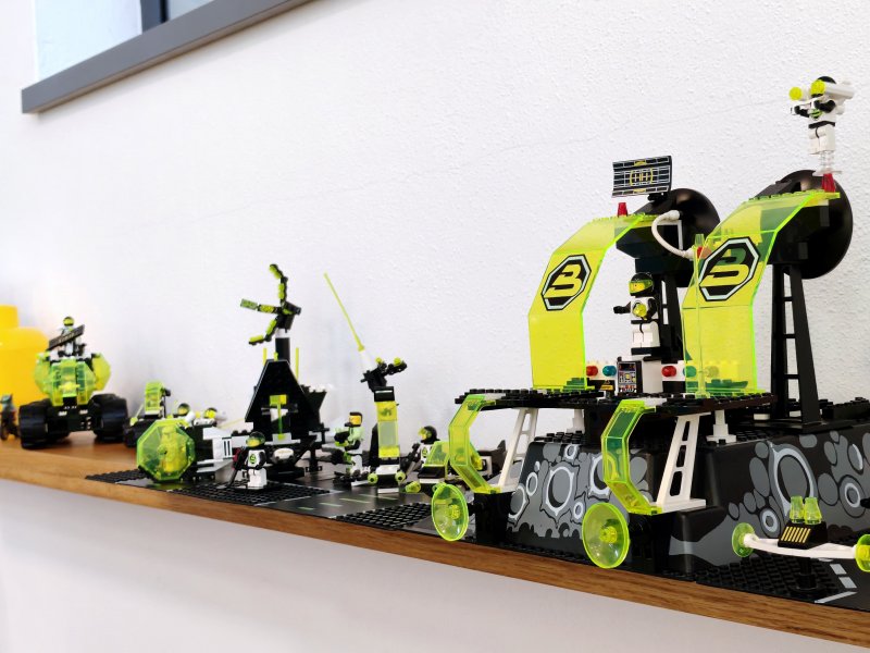 foto KOSTKY MEZI OBRAZY VI. Star Wars + Svítící vesmír 14339