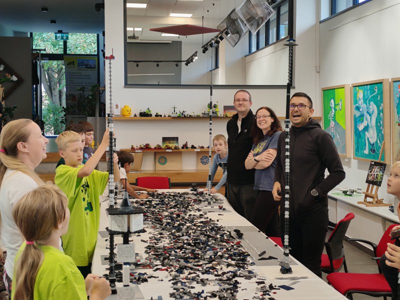 foto KOSTKY MEZI OBRAZY VI. Star Wars + Svítící vesmír 14357