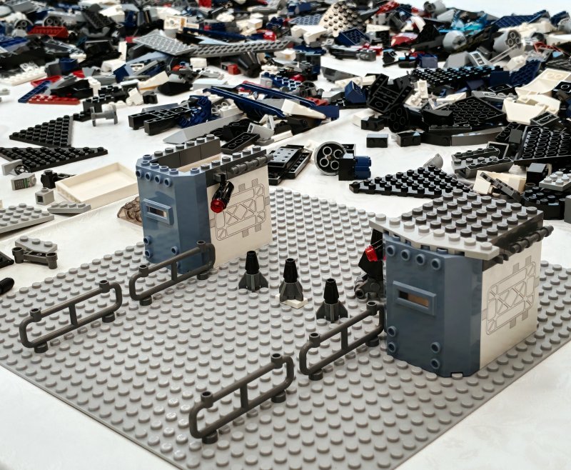 foto KOSTKY MEZI OBRAZY VI. Star Wars + Svítící vesmír 14365